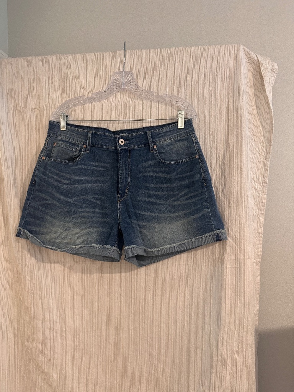 Denizen from Levi’s High-Rise Cuffed Denim Shorts
